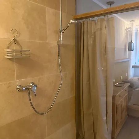 Trautes Altstadt-appartement In Klein-venedig